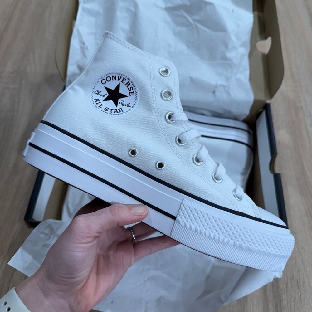 NIB • Chuck Taylor All Star Lift Platform Canvas Size: 7.5